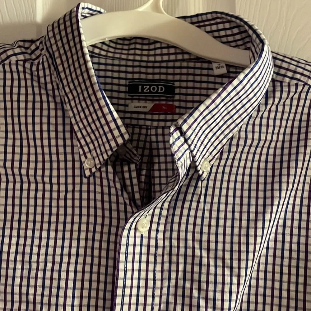 Button down - Picture 2 of 6